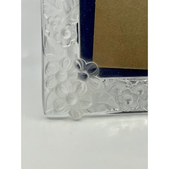 10" x 7.5" Glass Floral Themed 3D Photo Frame BlueFelt Backed for 5" x 7" Photos - Picture 2 of 5